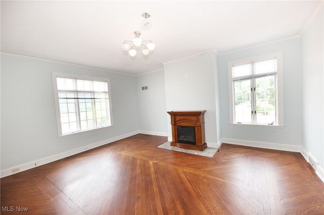 12 Lotus Ave., Chester, WV 26034