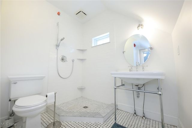 12 Lotus Ave., Chester, WV 26034