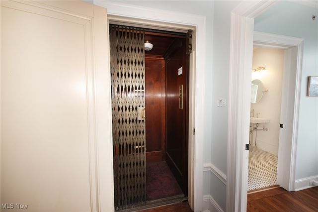 12 Lotus Ave., Chester, WV 26034