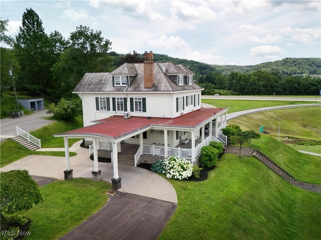 12 Lotus Ave., Chester, WV 26034