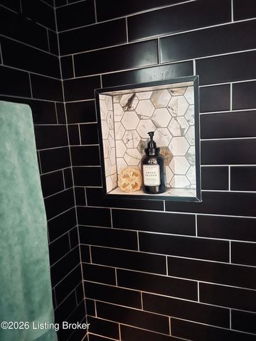 9809 Grenfell Way, Louisville, KY 40242