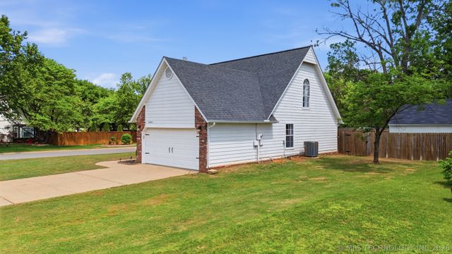 13403 S 90th East Avenue, Bixby, OK 74008