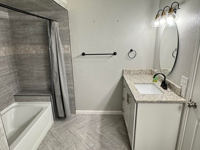 8504 Knoxville Avenue, Lubbock, TX 79423