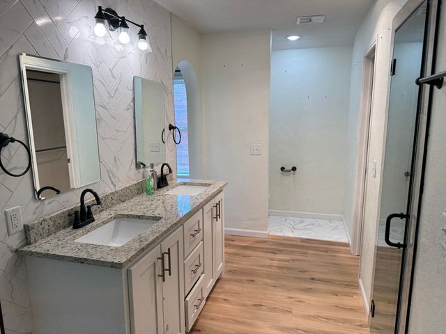 8504 Knoxville Avenue, Lubbock, TX 79423