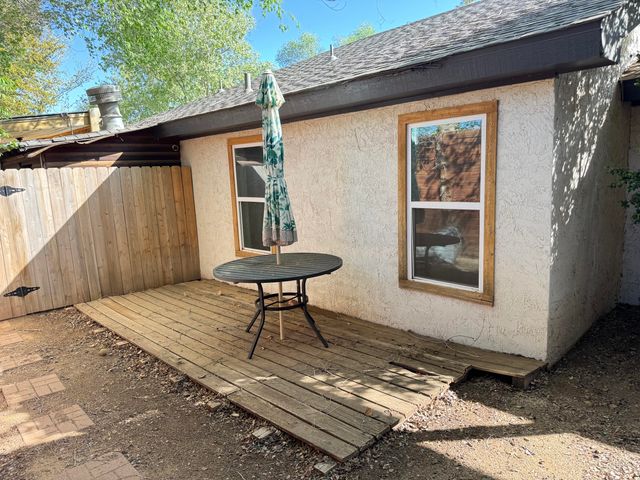 8504 Knoxville Avenue, Lubbock, TX 79423