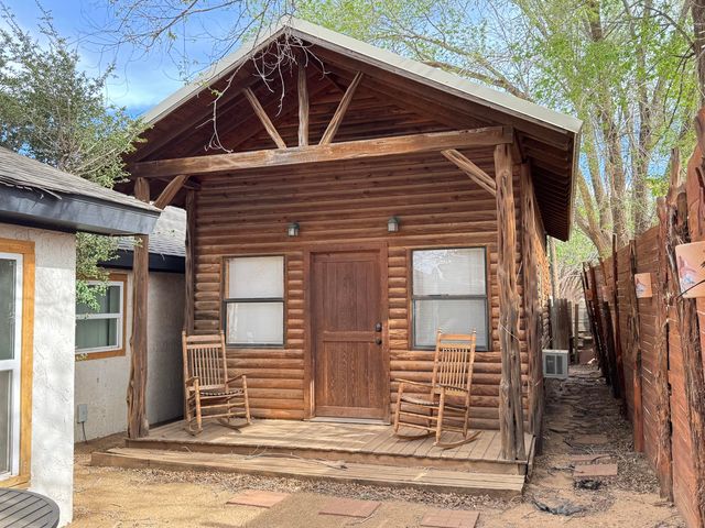 8504 Knoxville Avenue, Lubbock, TX 79423