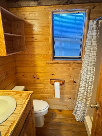 8504 Knoxville Avenue, Lubbock, TX 79423