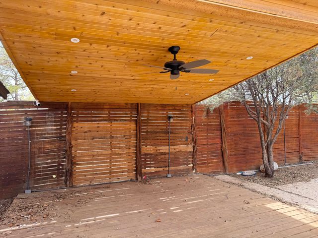 8504 Knoxville Avenue, Lubbock, TX 79423