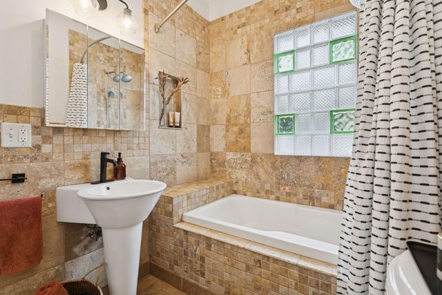 4053 45th Avenue S, Minneapolis, MN 55406