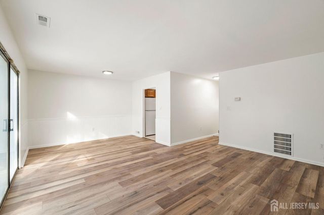 127 Hampton Court, Franklin Twsp, NJ 08873