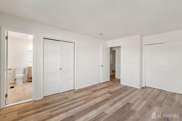 127 Hampton Court, Franklin Twsp, NJ 08873