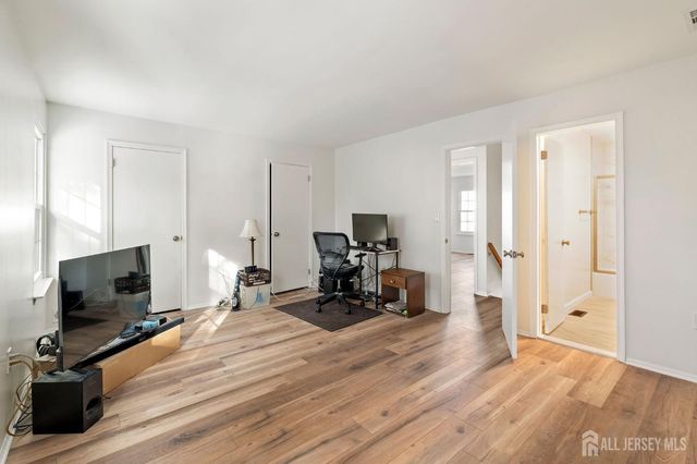 127 Hampton Court, Franklin Twsp, NJ 08873