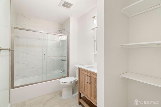 127 Hampton Court, Franklin Twsp, NJ 08873