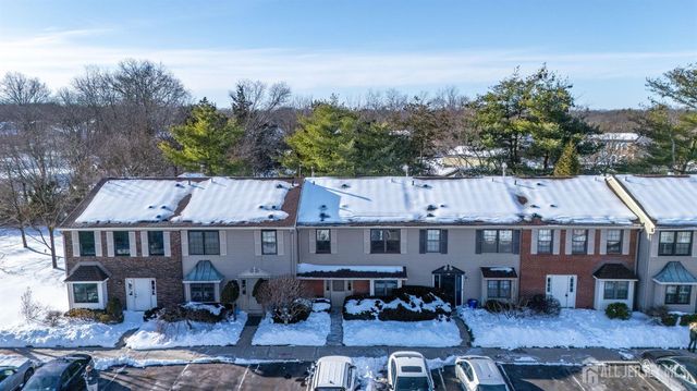 127 Hampton Court, Franklin Twsp, NJ 08873