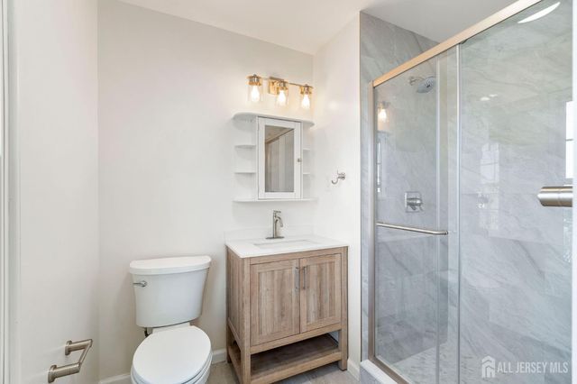 127 Hampton Court, Franklin Twsp, NJ 08873