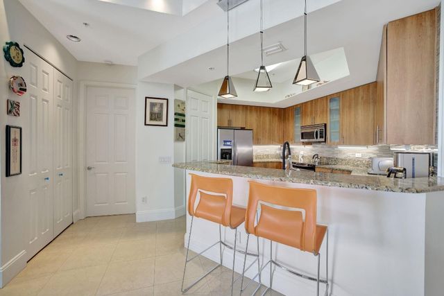 2633 NE 14th Avenue 505, Wilton Manors, FL 33334