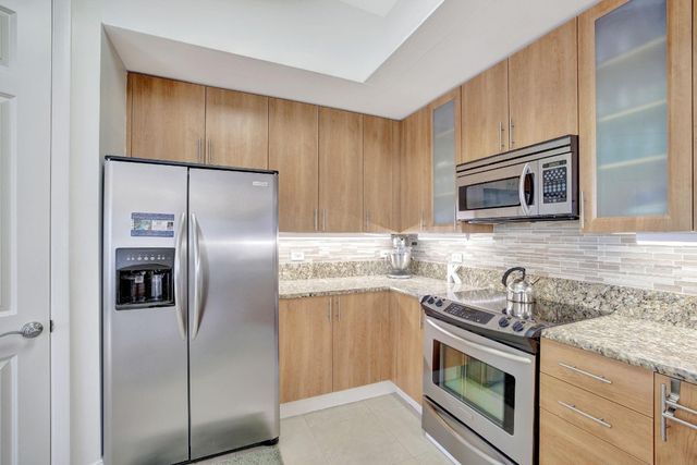 2633 NE 14th Avenue 505, Wilton Manors, FL 33334