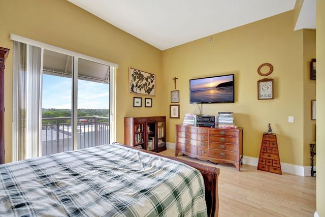 2633 NE 14th Avenue 505, Wilton Manors, FL 33334