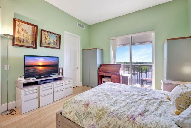 2633 NE 14th Avenue 505, Wilton Manors, FL 33334