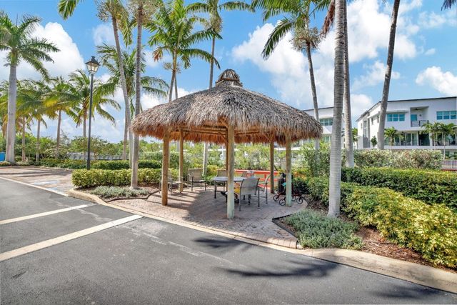 2633 NE 14th Avenue 505, Wilton Manors, FL 33334