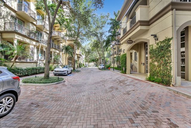 2633 NE 14th Avenue 505, Wilton Manors, FL 33334