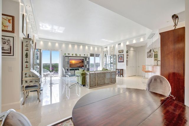 2633 NE 14th Avenue 505, Wilton Manors, FL 33334