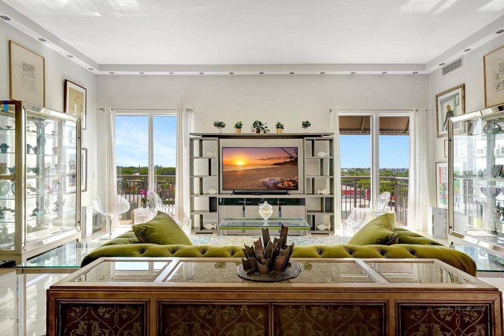 2633 NE 14th Avenue 505, Wilton Manors, FL 33334