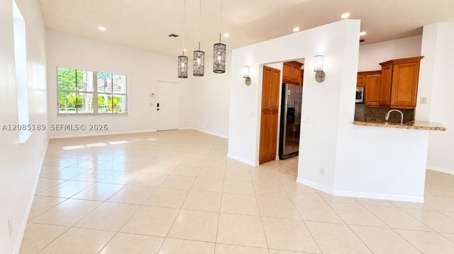 908 Tanglewood Cir 908, Weston, FL 33327