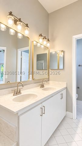 908 Tanglewood Cir 908, Weston, FL 33327