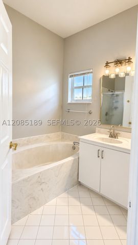908 Tanglewood Cir 908, Weston, FL 33327