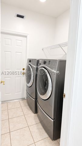 908 Tanglewood Cir 908, Weston, FL 33327