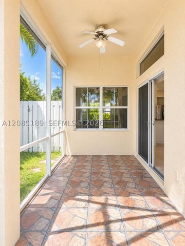 908 Tanglewood Cir 908, Weston, FL 33327