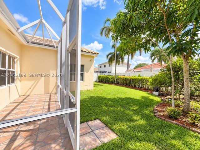 908 Tanglewood Cir 908, Weston, FL 33327