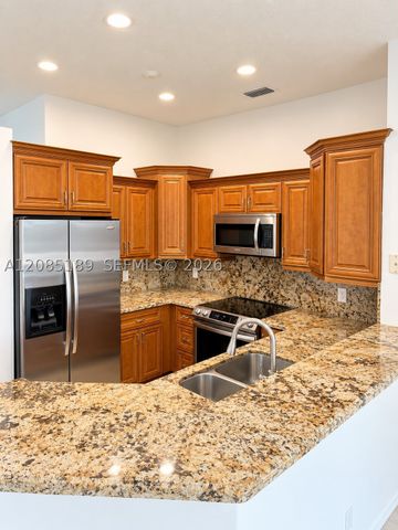 908 Tanglewood Cir 908, Weston, FL 33327