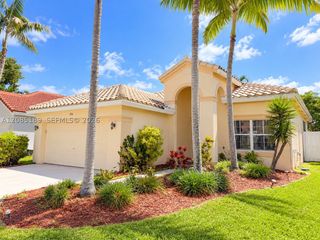 908 Tanglewood Cir 908, Weston, FL 33327