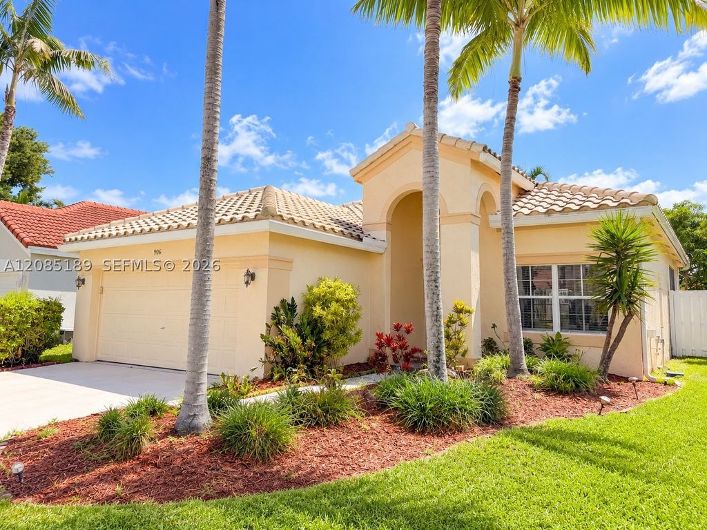 908 Tanglewood Cir 908, Weston, FL 33327