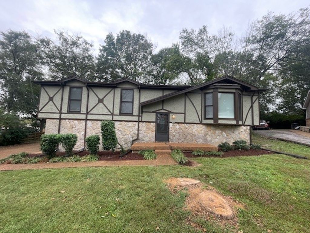 905 Lenora Ct, Nashville, TN 37217
