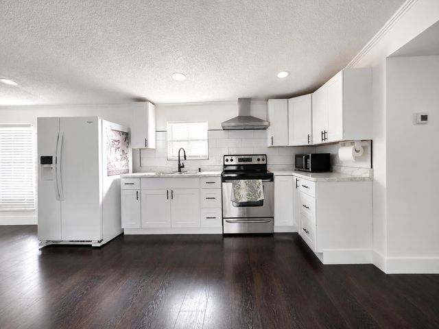 182 Plantation Boulevard, Greenacres, FL 33467