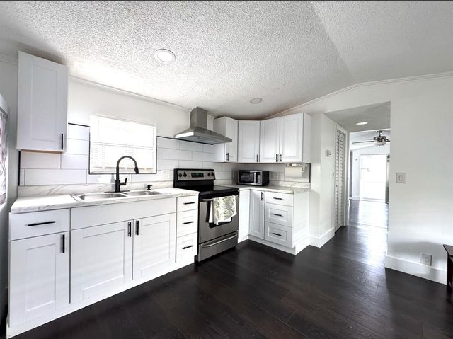 182 Plantation Boulevard, Greenacres, FL 33467