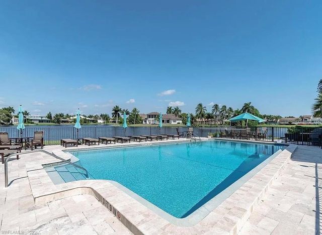 4180 Crayton RD # E8, Naples, FL 34103