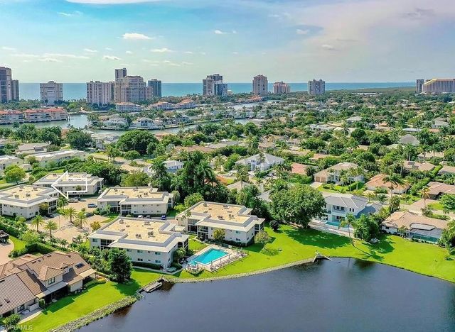 4180 Crayton RD # E8, Naples, FL 34103