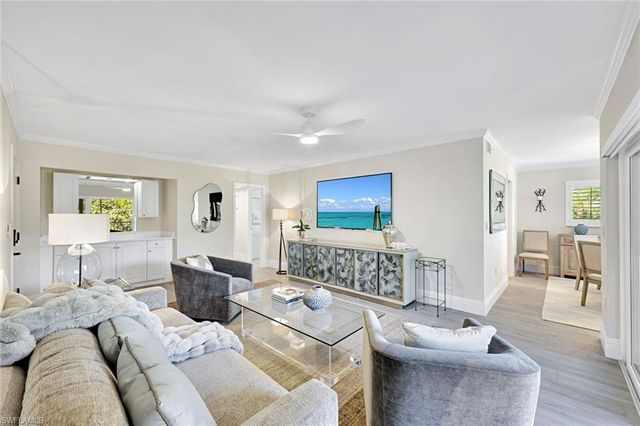 4180 Crayton RD # E8, Naples, FL 34103