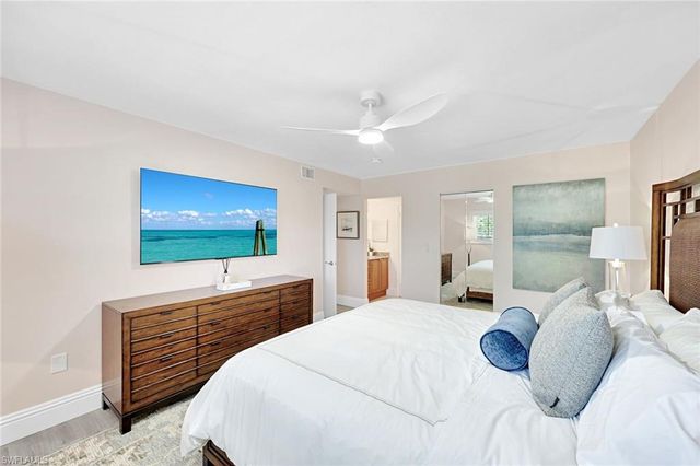 4180 Crayton RD # E8, Naples, FL 34103