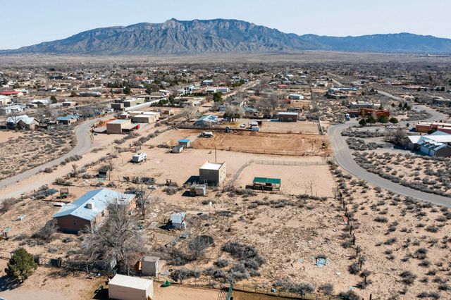 775 Camino Sin Pasada, Corrales, NM 87048