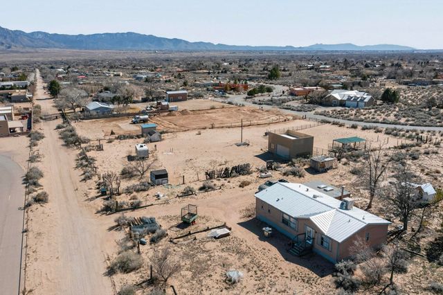 775 Camino Sin Pasada, Corrales, NM 87048