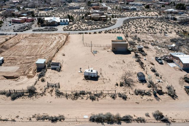 775 Camino Sin Pasada, Corrales, NM 87048