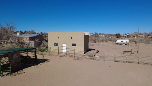 775 Camino Sin Pasada, Corrales, NM 87048