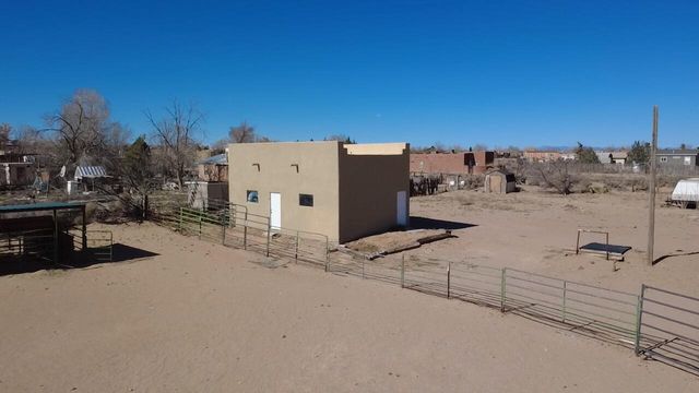 775 Camino Sin Pasada, Corrales, NM 87048