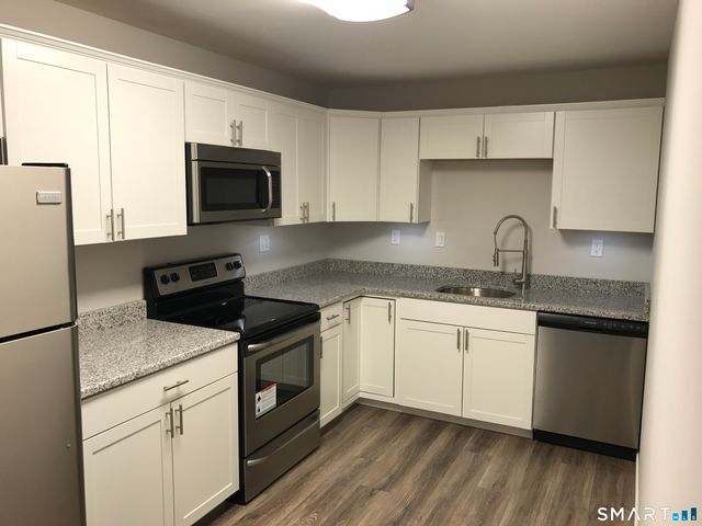 1218 Cromwell Hills Drive 1218, Cromwell, CT 06416