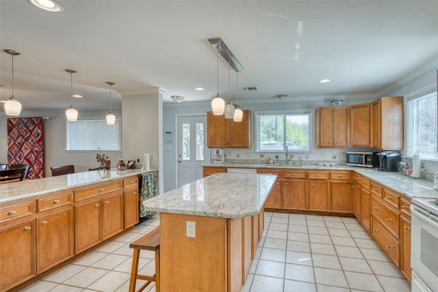 305 W Briar DR, Granite Shoals, TX 78654